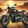 カワサキZ900RS風の高級ネイキッドバイクが夕暮れの海沿いの道路に停車している様子